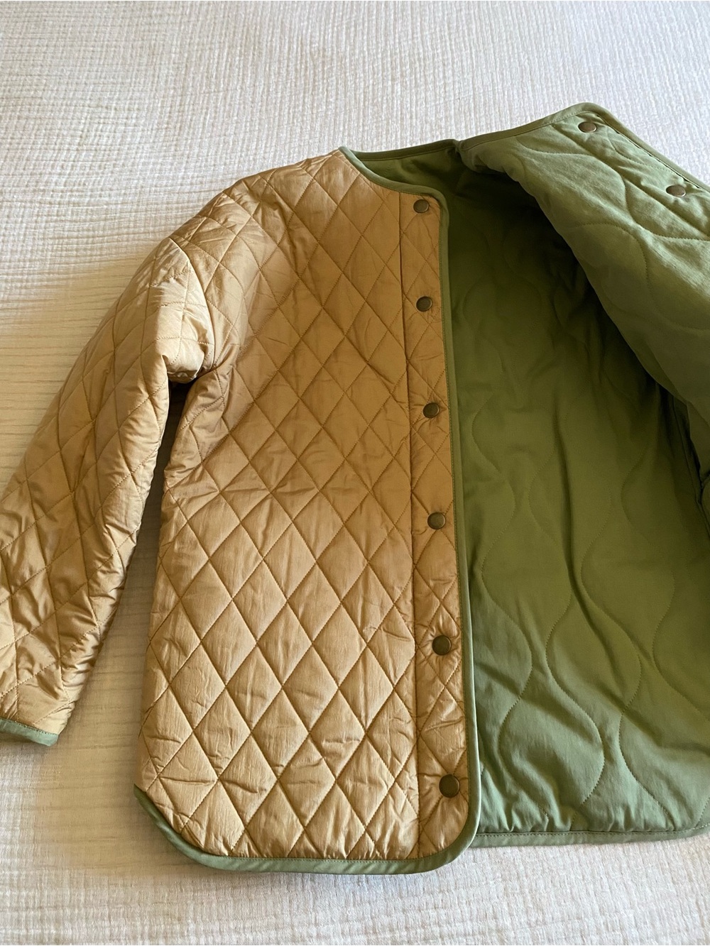 Sezane Quilted Light Olive Green Women’s Jacket - Picture 4 of 15